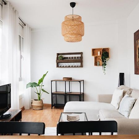 Sunny And Modern Apartment Ideal For Groups Барселона Екстериор снимка