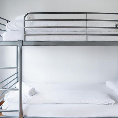 Sunny And Modern Apartment Ideal For Groups Барселона Екстериор снимка