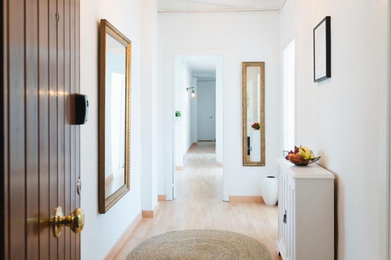 Sunny And Modern Apartment Ideal For Groups Барселона Екстериор снимка
