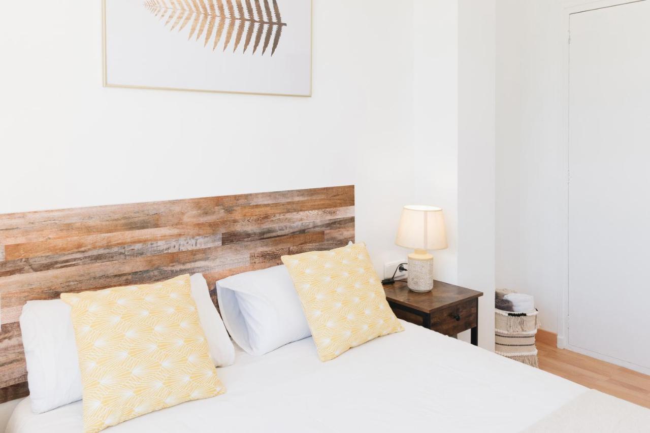Sunny And Modern Apartment Ideal For Groups Барселона Екстериор снимка