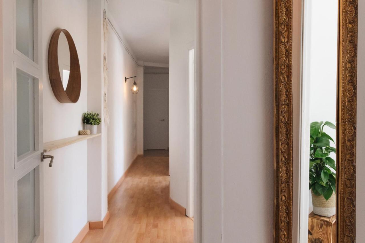 Sunny And Modern Apartment Ideal For Groups Барселона Екстериор снимка