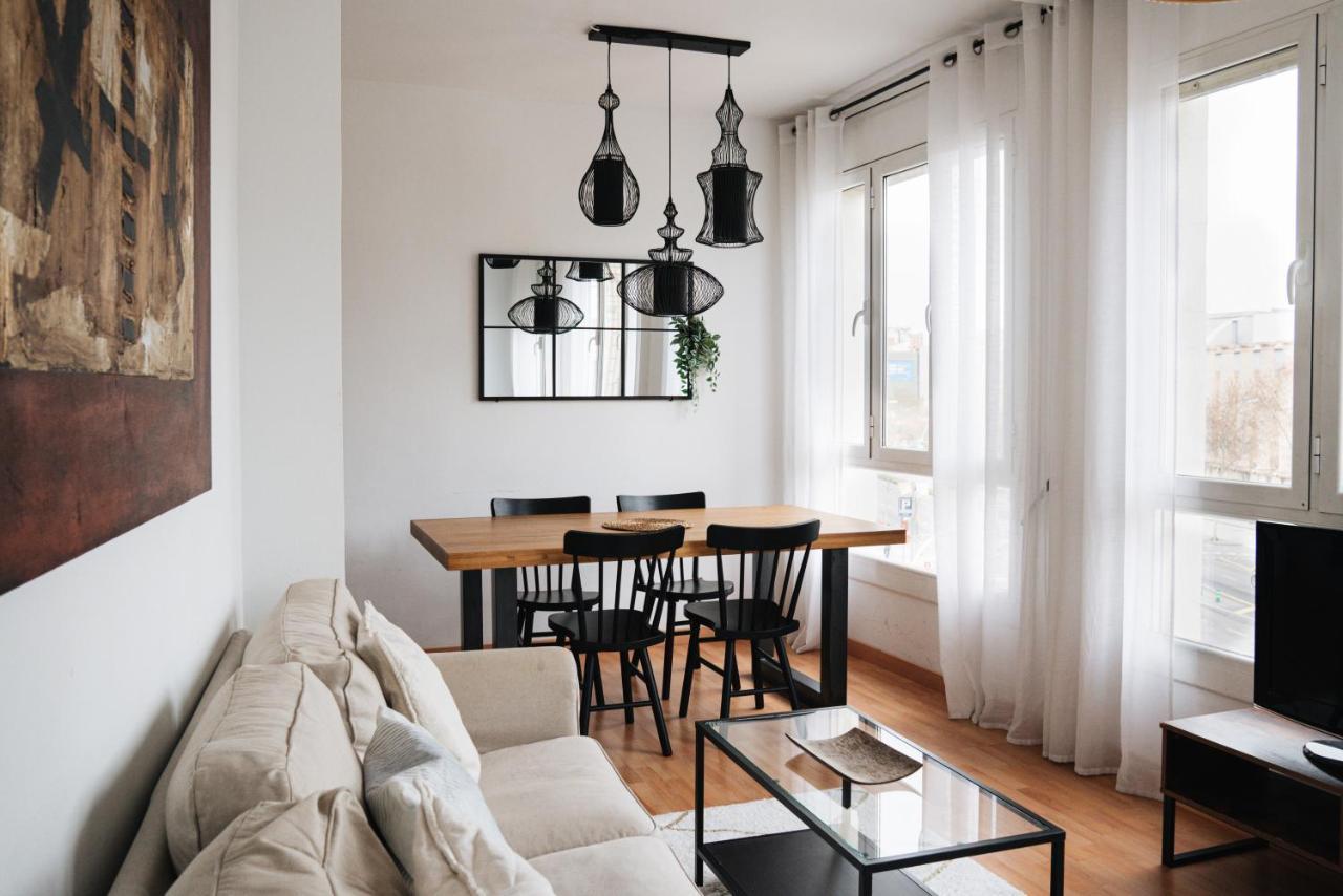 Sunny And Modern Apartment Ideal For Groups Барселона Екстериор снимка